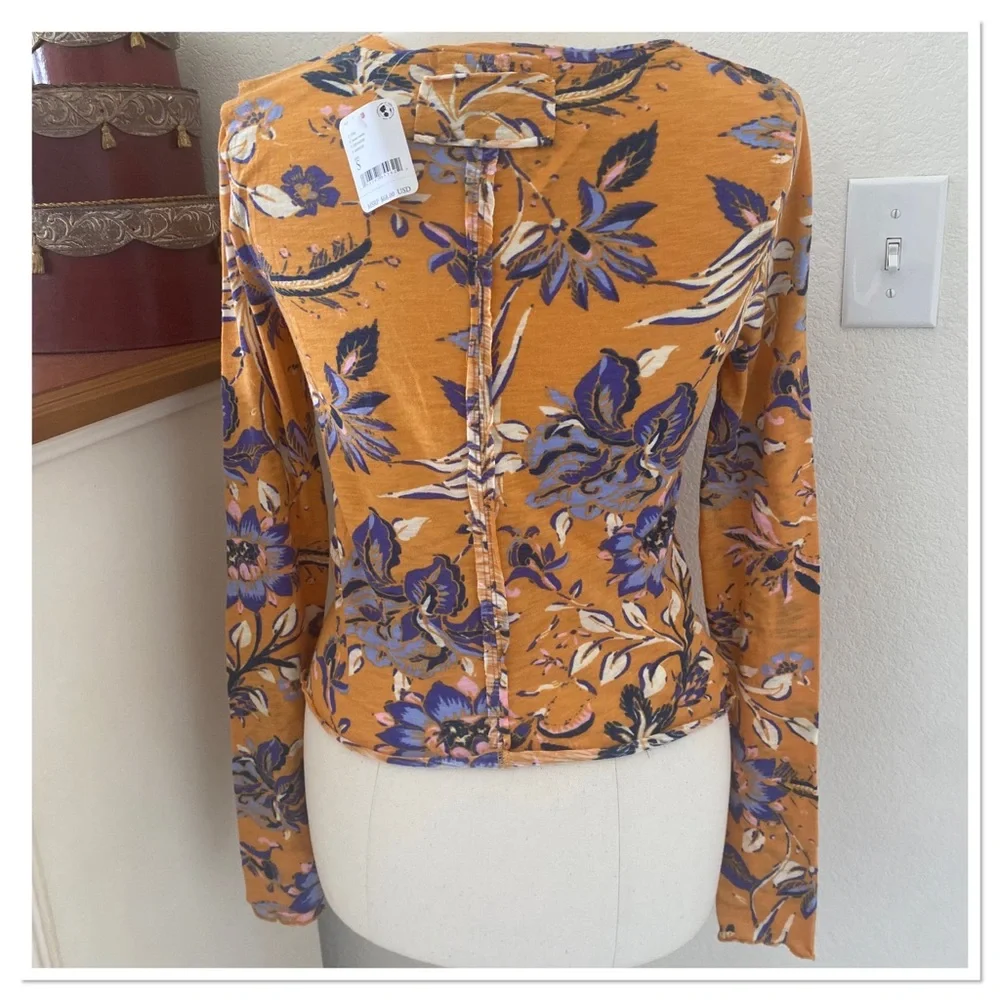 Free People We The Free Women’s Dreamed Of You Floral Print Crew Neck Tee Shirt - Picture 3 of 4